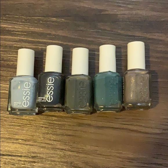 Other - 5 COOL TONE BLUE ESSIE NAIL LACQUERS✨